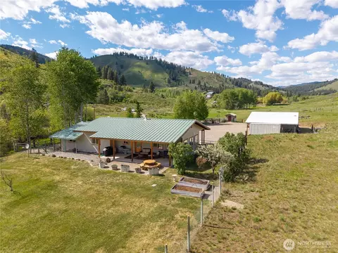 Exterior - 446 Rendezvous Rd, Winthrop, WA 98862 photo 2 of 6
