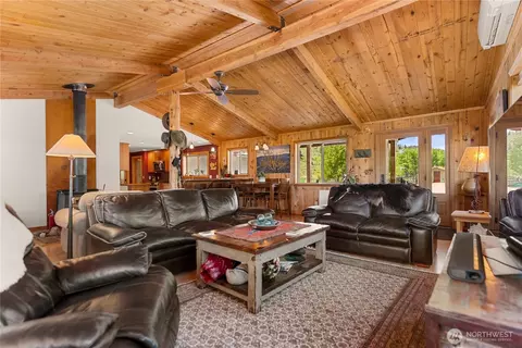 Living - 446 Rendezvous Rd, Winthrop, WA 98862 photo 5 of 5