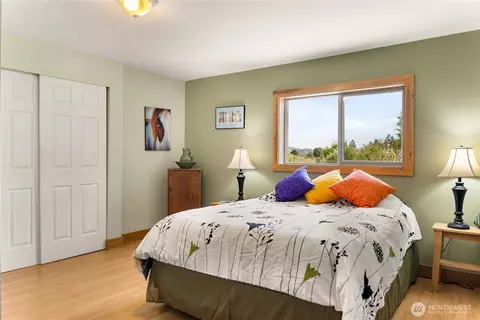 Bedroom - 446 Rendezvous Rd, Winthrop, WA 98862 photo 4 of 5