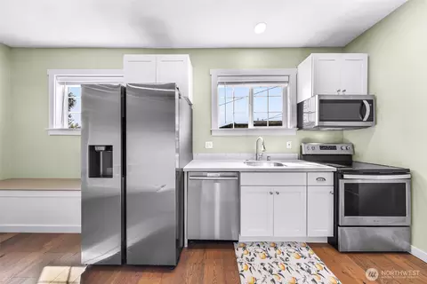 Kitchen - 1418 Maple St, Everett, WA 98201 photo 5 of 6