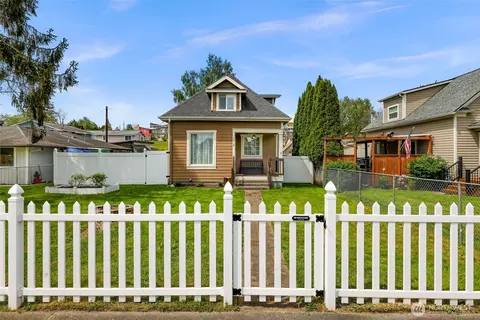 Exterior - 1418 Maple St, Everett, WA 98201 photo 2 of 7