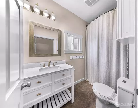 Bath - 1418 Maple St, Everett, WA 98201 photo 1 of 3