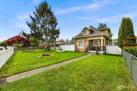 Exterior - 1418 Maple St, Everett, WA 98201 photo 3 of 7