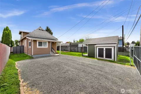 Exterior - 1418 Maple St, Everett, WA 98201 photo 6 of 7