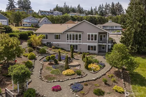 131 Moonlight Dr, Sequim, WA 98382