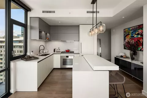 889 Avenue Sq NE #704, Bellevue, WA 98004
