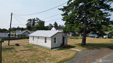 3118 273rd St, Ocean Park, WA 98640