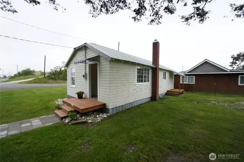 3118 273rd St, Ocean Park, WA 98640