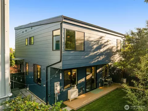 4321 S Holly St, Seattle, WA 98118