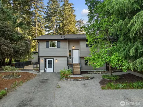 136 Rainier Acres Rd SE, Rainier, WA 98576