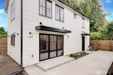 4608 NE 47th St, Seattle, WA 98105