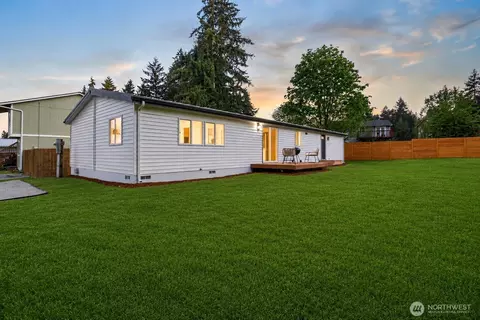 14306 Greenbelt Dr E, Bonney Lake, WA 98391