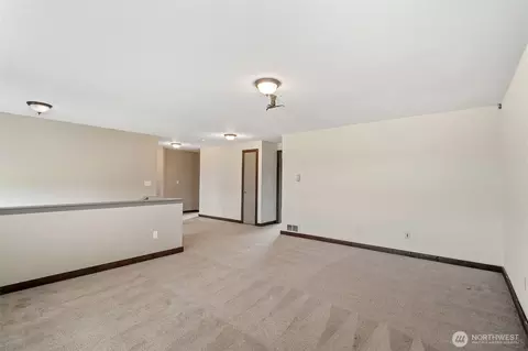 Living - 284 Mauerman Rd, Chehalis, WA 98532 photo 6 of 7