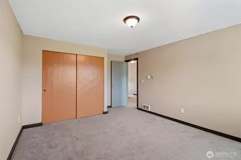 Bedroom - 284 Mauerman Rd, Chehalis, WA 98532 photo 3 of 9