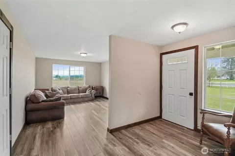 Entry Way - 284 Mauerman Rd, Chehalis, WA 98532 photo 7 of 7