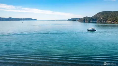 2411 Skyline Way #203, Anacortes, WA 98221