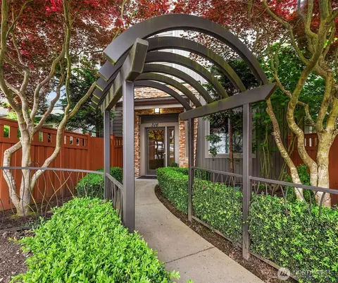 316 Walnut St #103, Edmonds, WA 98020