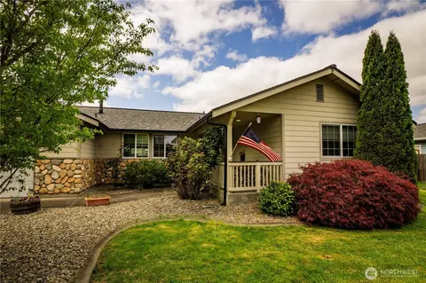 10001 Beth Ct SE, Yelm, WA 98597