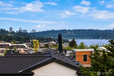 143 8th Ave, Kirkland, WA 98033