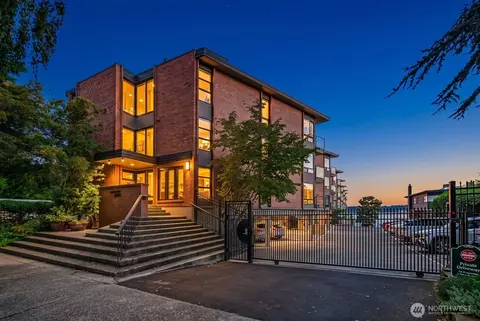 2360 43rd Ave E #206, Seattle, WA 98112