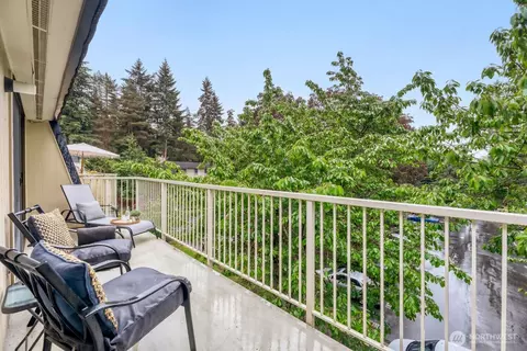 9900 NE 124th St #1306, Kirkland, WA 98034