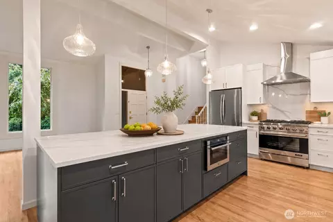 16438 SE 22nd St, Bellevue, WA 98008