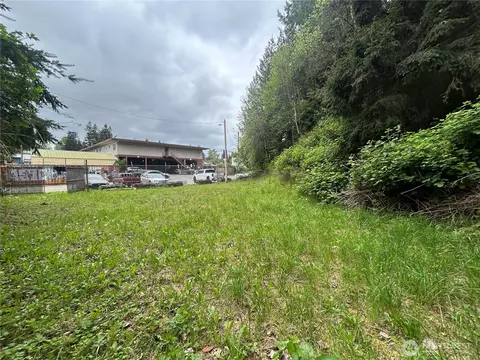 6325 Nn Evergreen Way, Everett, WA 98203