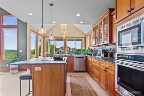 Kitchen - 9306 Milburn Loop SE, Olympia, WA 98513 photo 4 of 4
