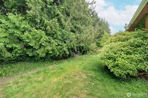 Exterior - 431 72nd St, Everett, WA 98203 photo 8 of 10