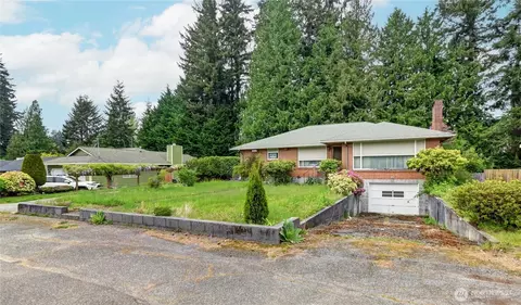Exterior - 431 72nd St, Everett, WA 98203 photo 4 of 10