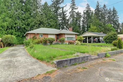 Exterior - 431 72nd St, Everett, WA 98203 photo 2 of 10
