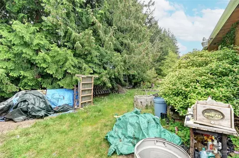 Exterior - 431 72nd St, Everett, WA 98203 photo 7 of 10