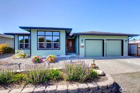33007 G Pl, Ocean Park, WA 98640