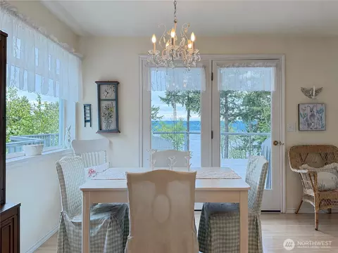 Dining - 38 M Cascade Dr, Everett, WA 98206 photo 3 of 4