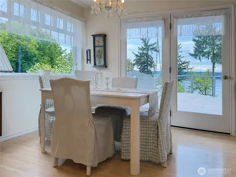 Dining - 38 M Cascade Dr, Everett, WA 98206 photo 2 of 4