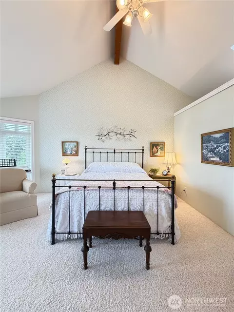 Bedroom - 38 M Cascade Dr, Everett, WA 98206 photo 5 of 9