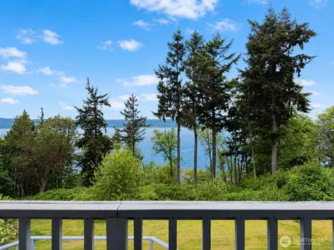 View/Area - 38 M Cascade Dr, Everett, WA 98206 photo 4 of 4