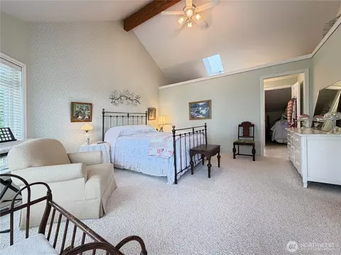 Bedroom - 38 M Cascade Dr, Everett, WA 98206 photo 4 of 9