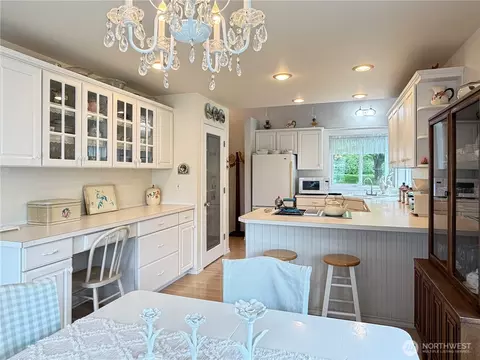 Kitchen - 38 M Cascade Dr, Everett, WA 98206 photo 1 of 8