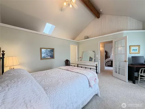 Bedroom - 38 M Cascade Dr, Everett, WA 98206 photo 3 of 9