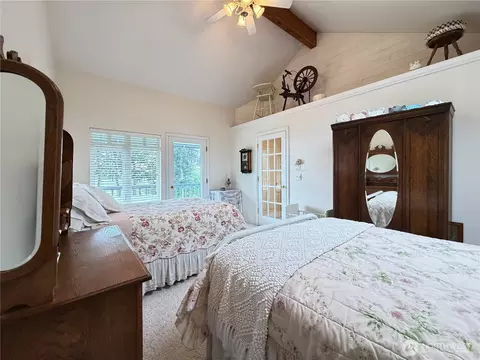 Bedroom - 38 M Cascade Dr, Everett, WA 98206 photo 6 of 9