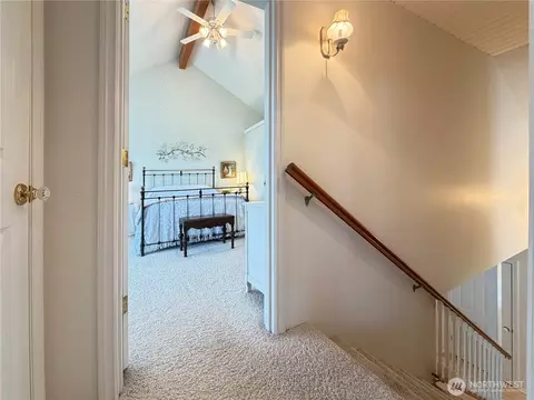 Entry Way - 38 M Cascade Dr, Everett, WA 98206 photo 1 of 1