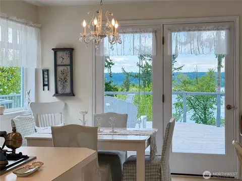 Dining - 38 M Cascade Dr, Everett, WA 98206 photo 1 of 4