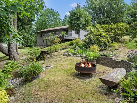 19545 Park Blvd NE, Suquamish, WA 98392
