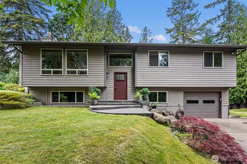 19545 Park Blvd NE, Suquamish, WA 98392