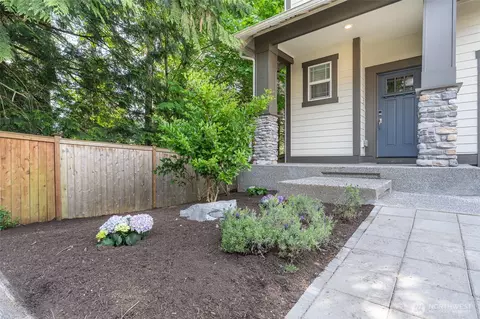 Exterior - 4422 237 Pl SE, Bothell, WA 98021 photo 2 of 5