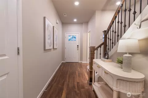 Entry Way - 4422 237 Pl SE, Bothell, WA 98021 photo 3 of 4