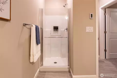Bath - 4422 237 Pl SE, Bothell, WA 98021 photo 7 of 7