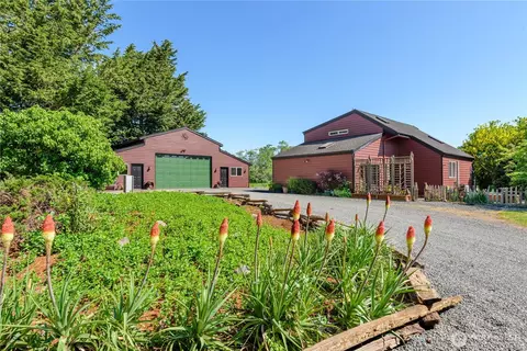 Exterior - 3718 Sequim Dungeness Way, Sequim, WA 98382 photo 2 of 10