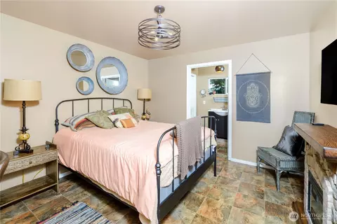 Bedroom - 3718 Sequim Dungeness Way, Sequim, WA 98382 photo 3 of 3